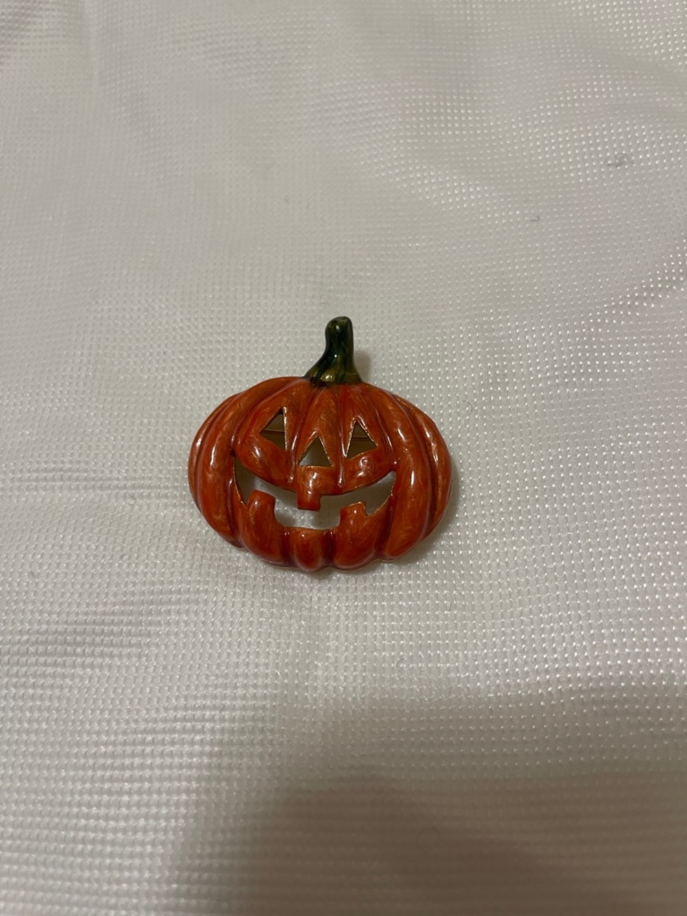 Gold pumpkin brooch excellent condition